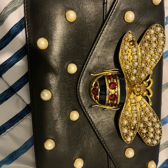Gucci Black Designer Women's Bag with Pearl and Bee Embellishments - Picture 11 of 13